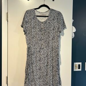 Side tie waist cinched dress